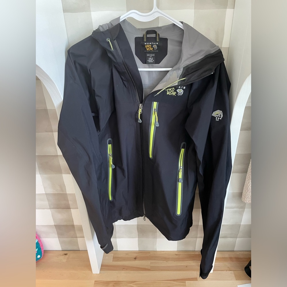 Men’s S - Mountain Hardwear Dry.Q Elite Victorio Jacket
